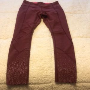Lululemon tight stuff tights size 6 burgundy color